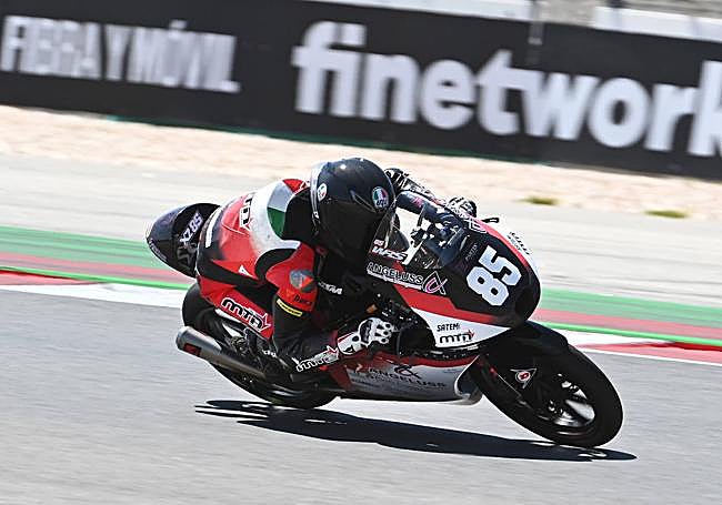 Zurutuza en el circuito de Portimao en julio, donde ganó una carrera.