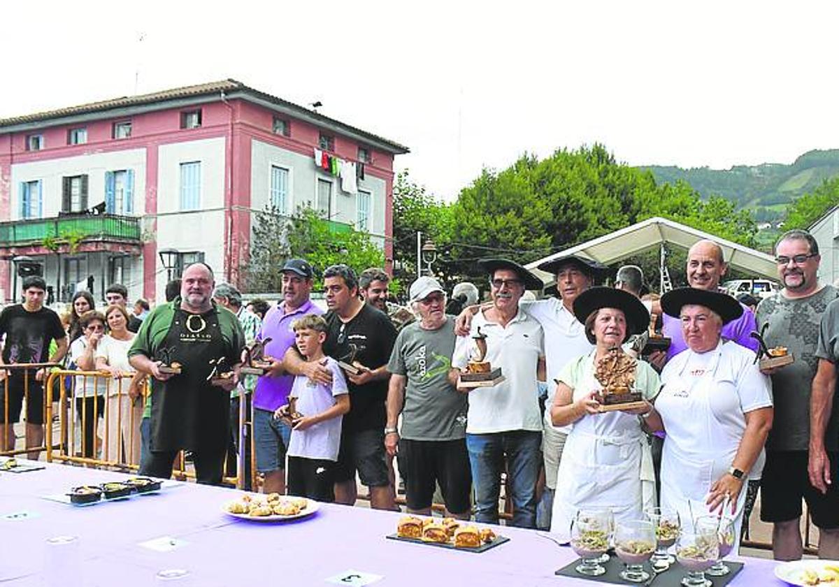 Patxi Lago eta Jesús Orcajoren pintxo irabazlea.