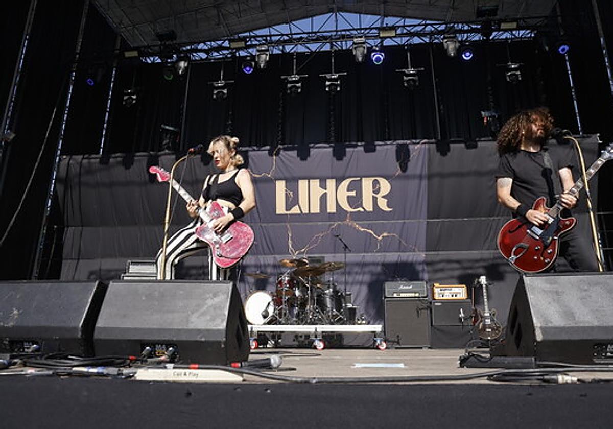 Liher taldeko kideak, uda honetan Azkenan eskainitako kontzertuan.