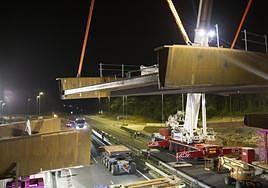 Obras en la glorieta elevada en el enlace sur de Lasarte Oria