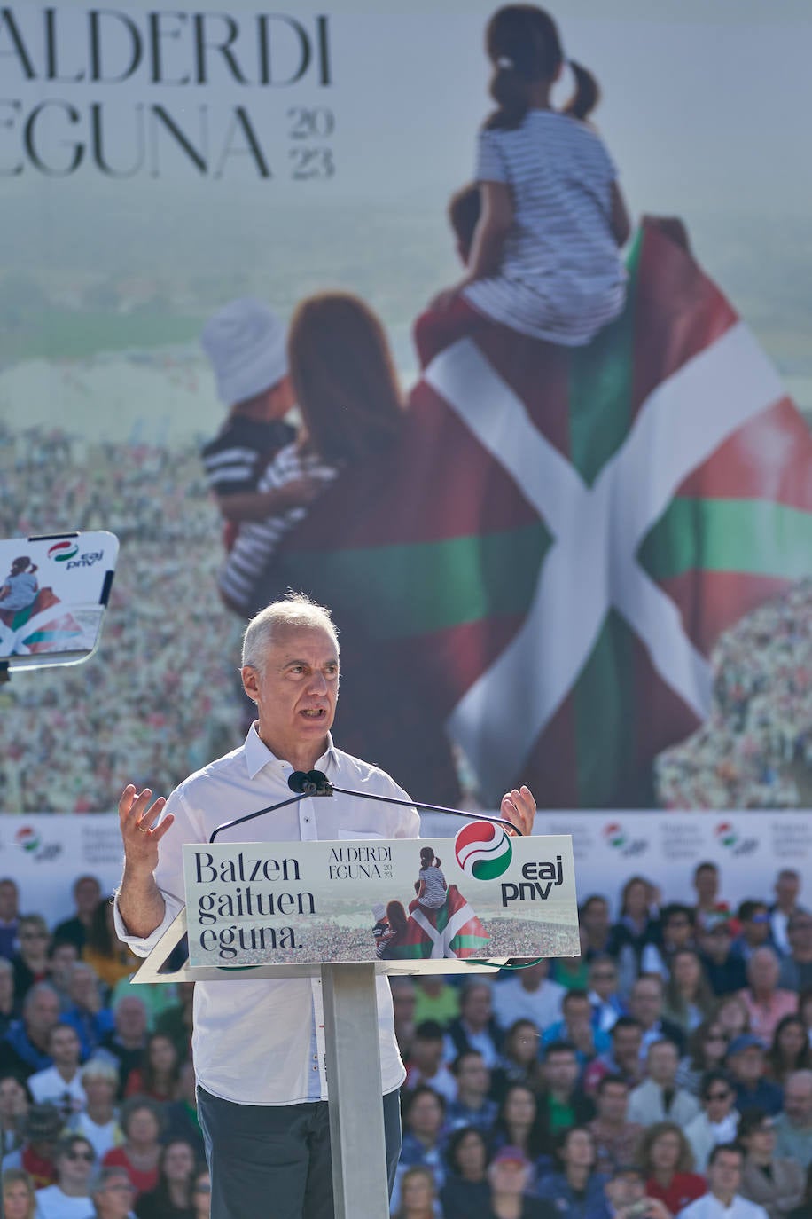 El Alderdi Eguna convoca a miles de personas en Foronda