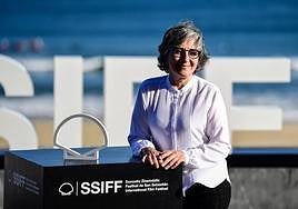 Isabel Herguera posa en el photocall del Festival de San Sebastián.