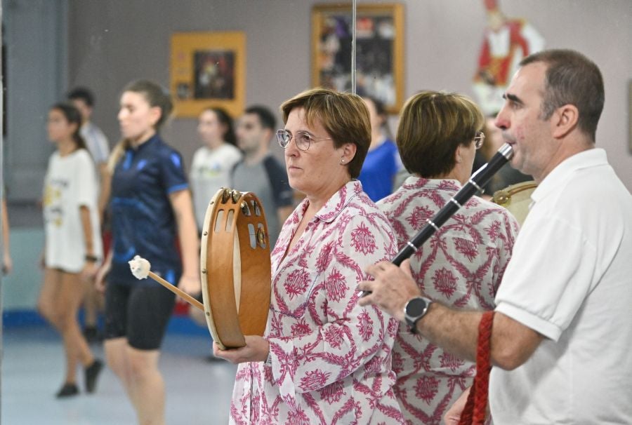 Los dantzaris de Gero Axular, listos para su aventura