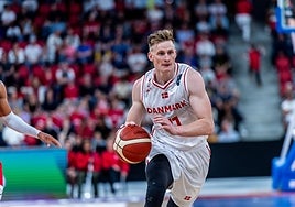 Stüruo, con la selección de dinamarca.