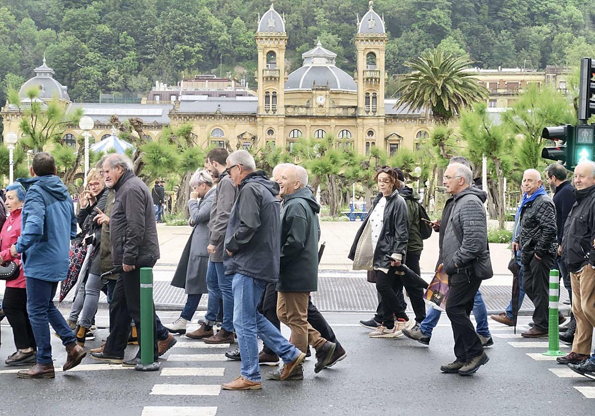 Marcha de pensionistas en Donostia.
