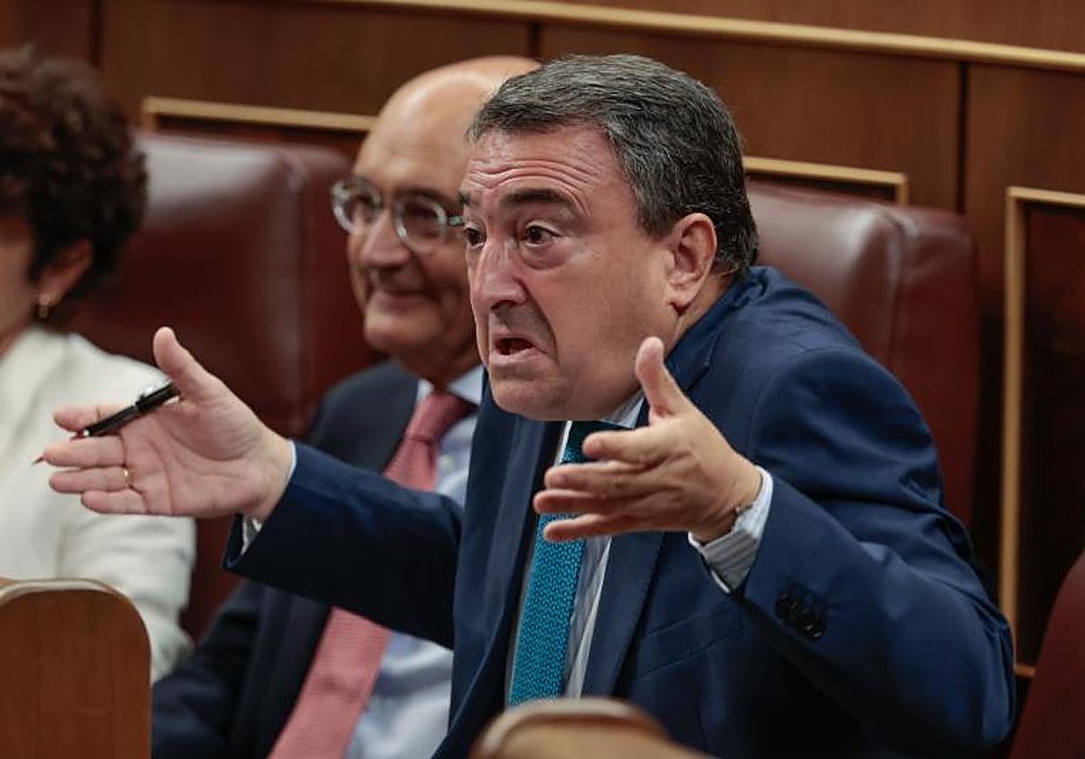 El PNV vota 'no' a Feijóo porque «solo ofrece leña, no soluciones políticas»