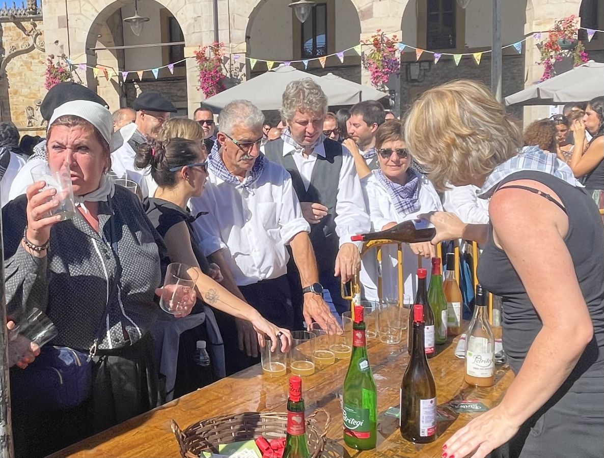 Las cuadrillas y familias viven un animado Herri Eguna