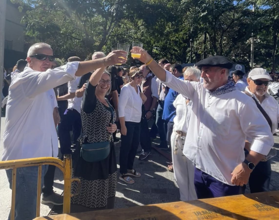 Las cuadrillas y familias viven un animado Herri Eguna