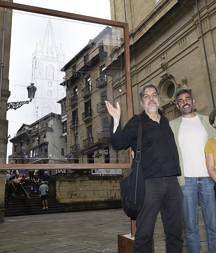 Imagen secundaria 2 - La Puerta-Torre Campanario y la plaza Nueva &#039;reviven&#039; en la Parte Vieja de Donostia