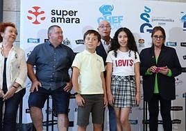 Amaia Ortuzar, Xabier Zabaleta, Juan Mari Mañero, los ganadores Iñigo González y Noelia Delgado, y Roser Torras.