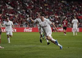 Vencedor celebra su gol que ha certificado la victoria armera ante el Mirandés en Anduva.