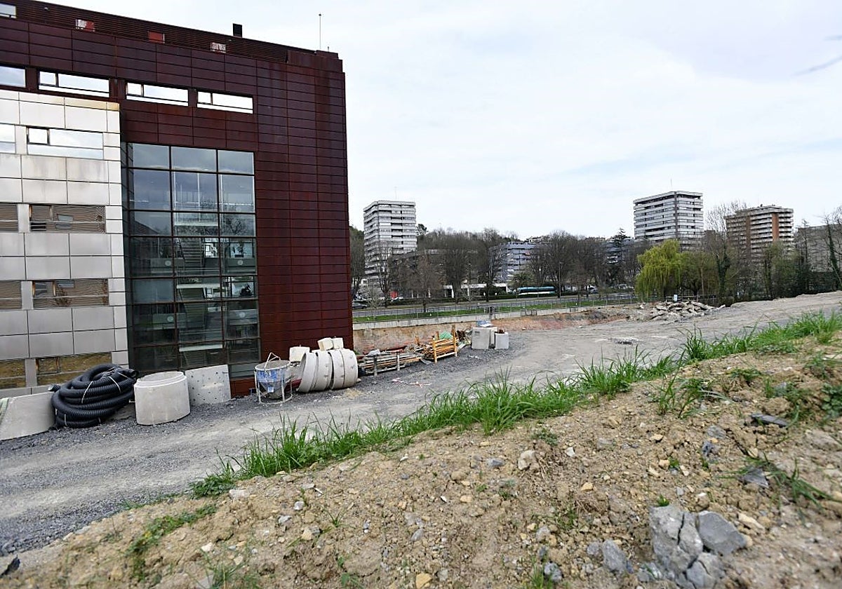 Terrenos del barrio donostiarra de Lorea donde se instalará el Polo Cuántico que albergará el ordenador de IBM