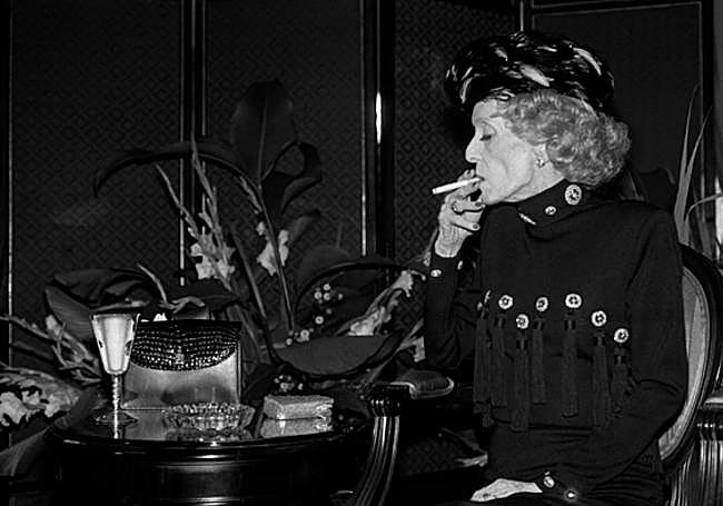 Azkarate firmó en 1989 la foto más icónica de cuantas se le hicieron a Bette Davis durante su visita al Zinemaldia, poco antes de morir.