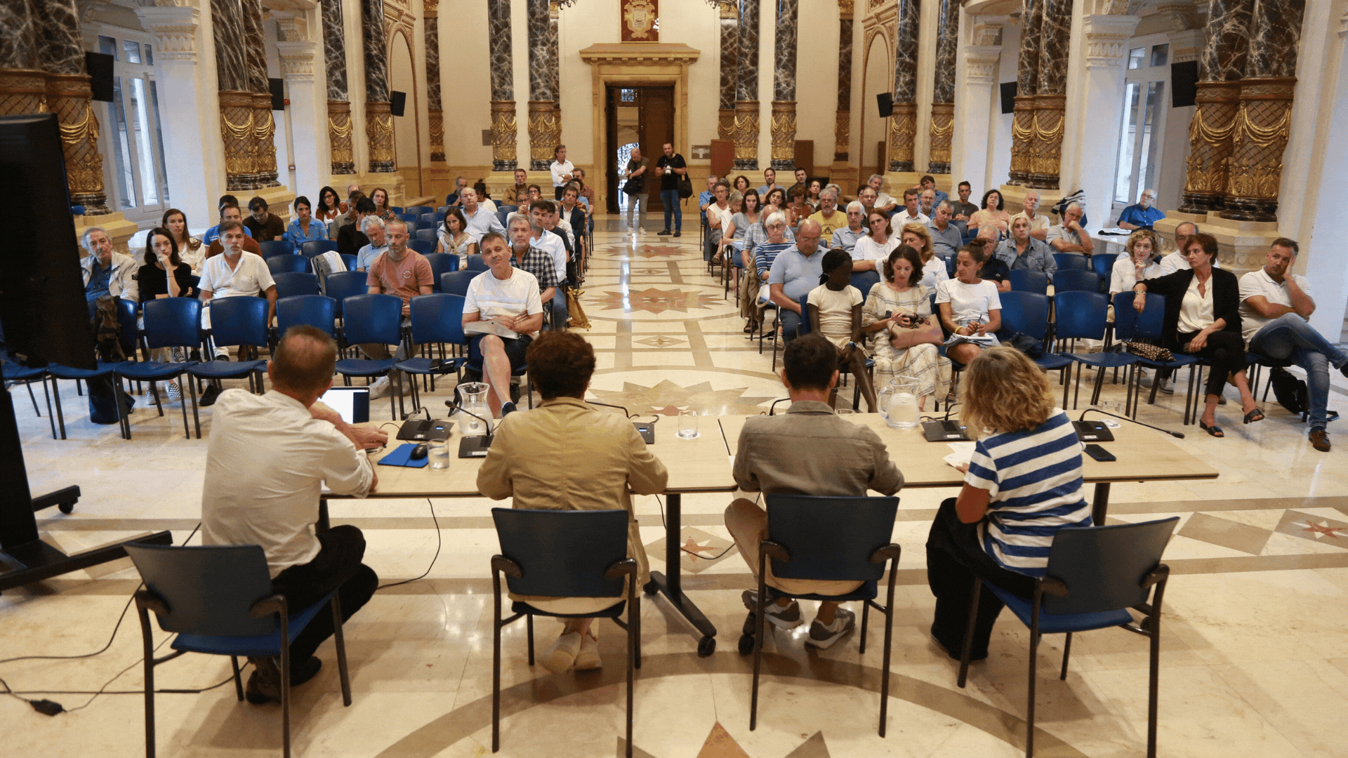 La legislatura consume 100 días