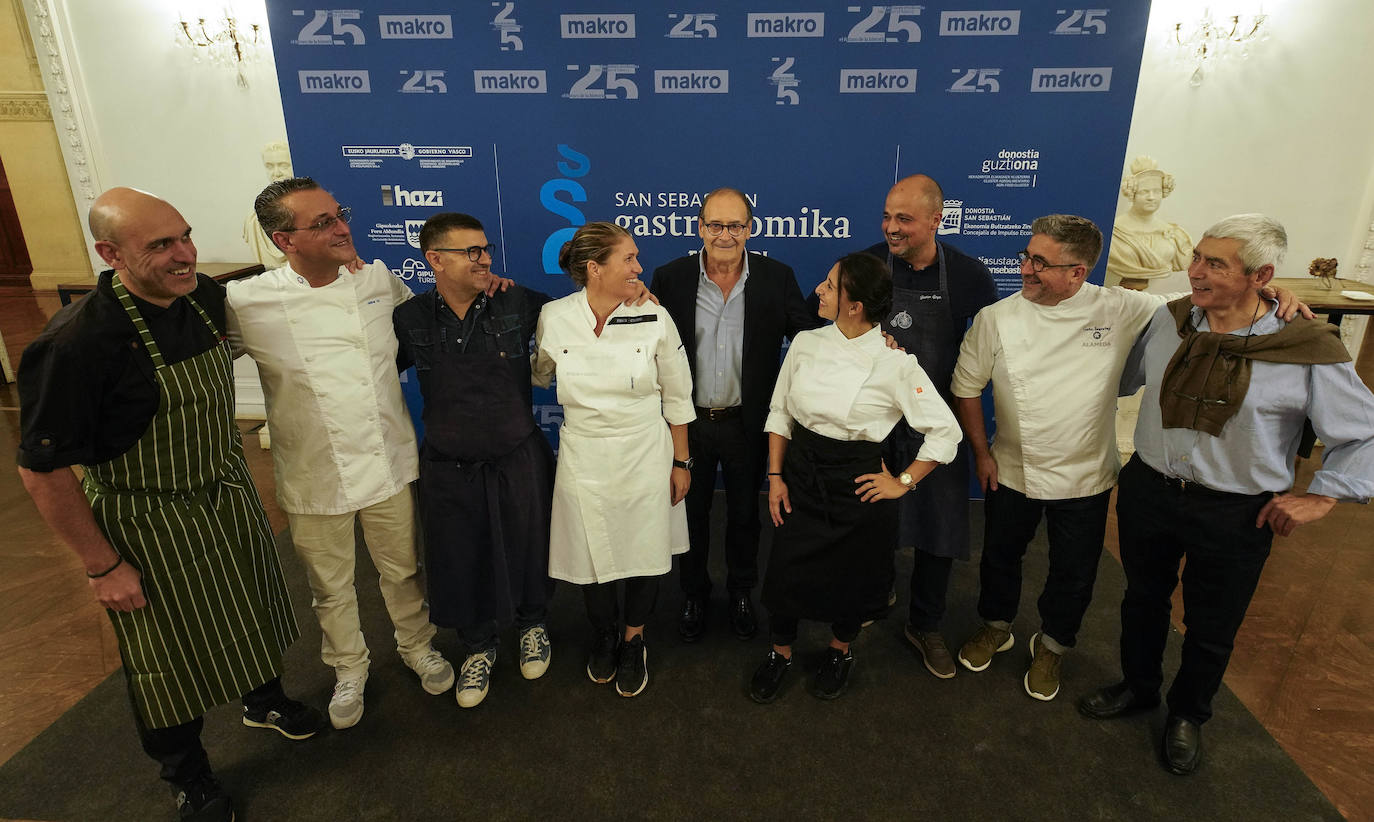 Homenaje a la familia Arbelaitz en el banquete de Miramar