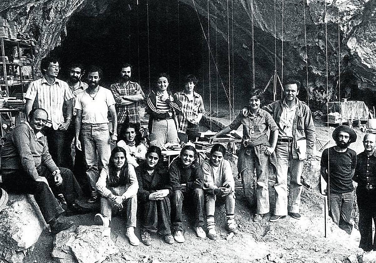 Imagen principal - Arqueólogas pioneras en Gipuzkoa