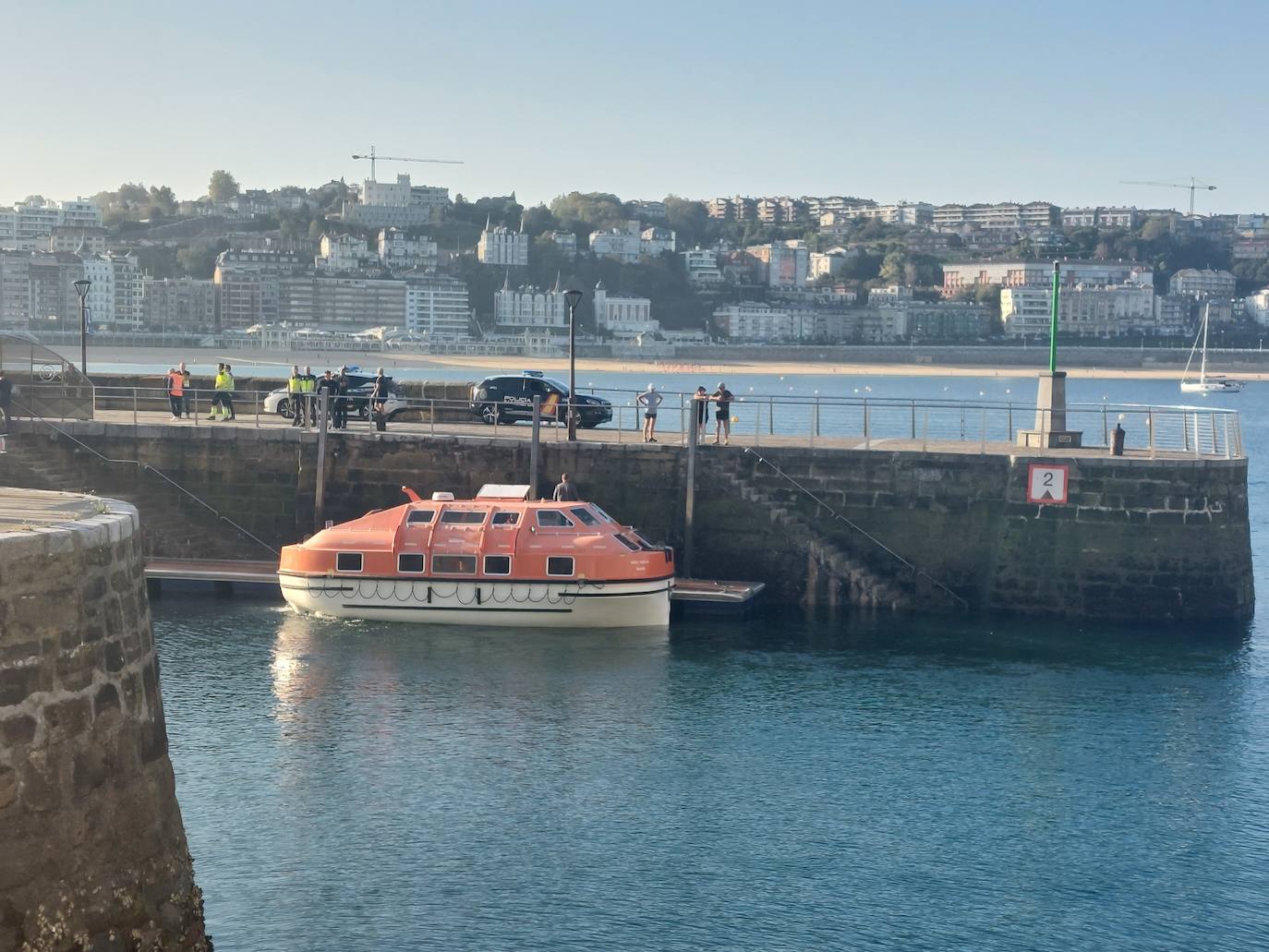 Un crucero en la bahía donostiarra