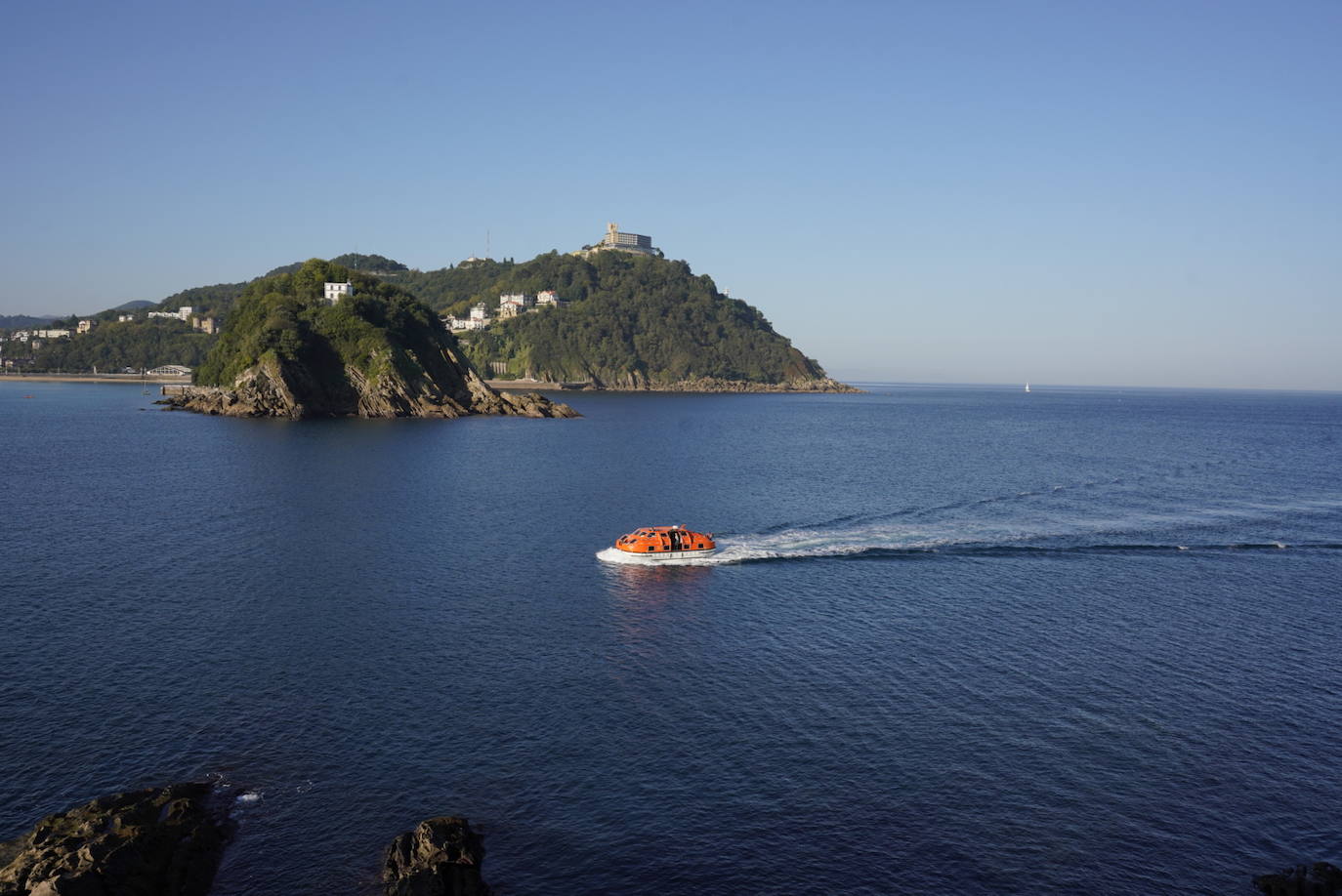 Un crucero en la bahía donostiarra