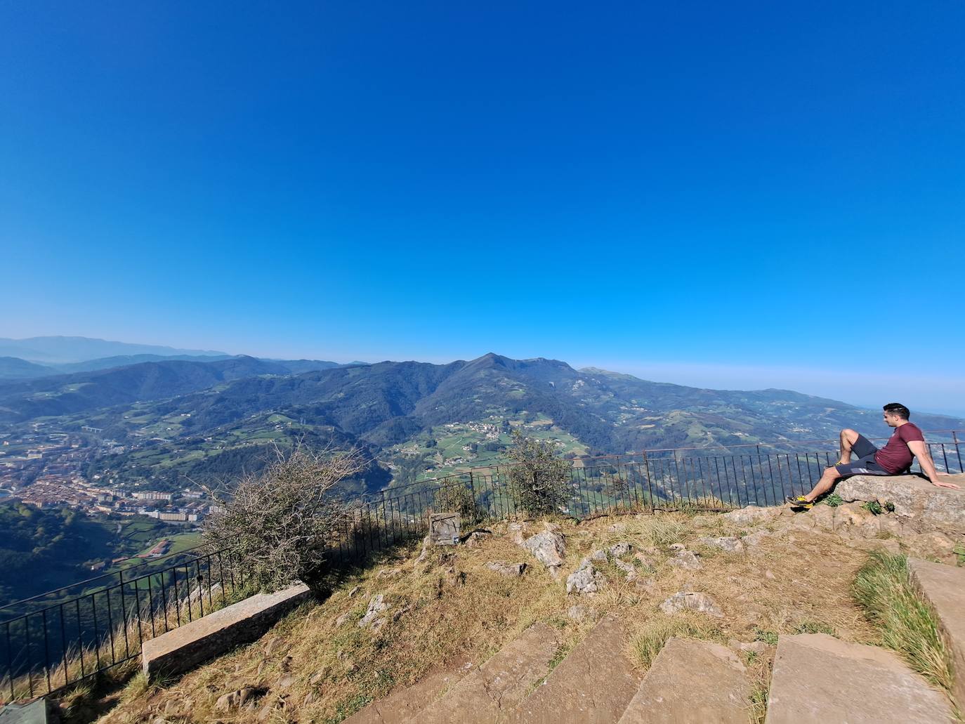 Uzturre, la cima de Tolosaldea