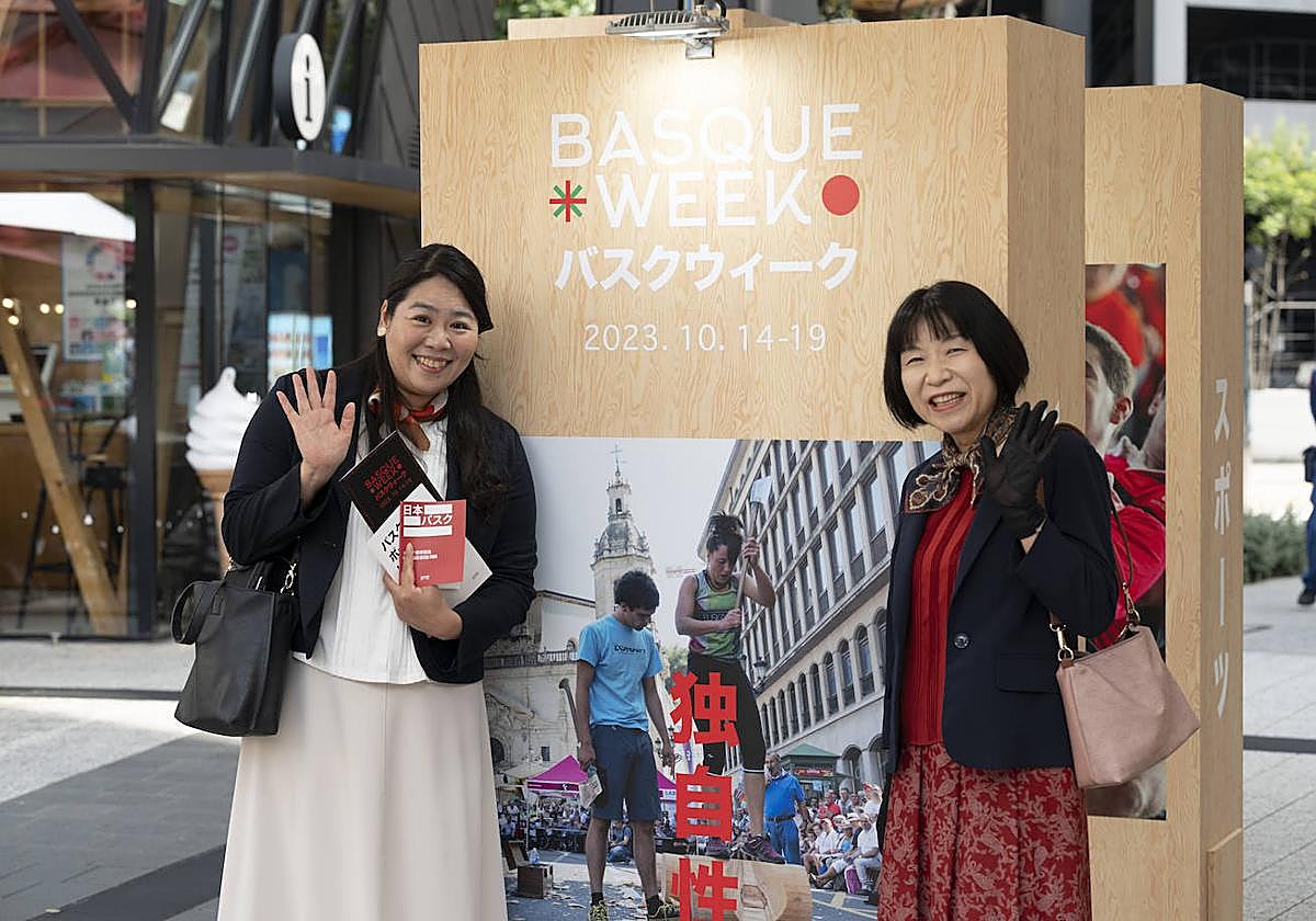 Foto: Tamao y Kimio ya aprendren euskera para viajar al País Vasco. Vídeo: Inauguración de la Basque Week de Tokio.