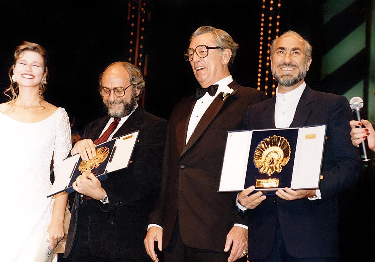 Igartiburu, Ripstein, Mitchum y el representante de Mehrjui en 1993.