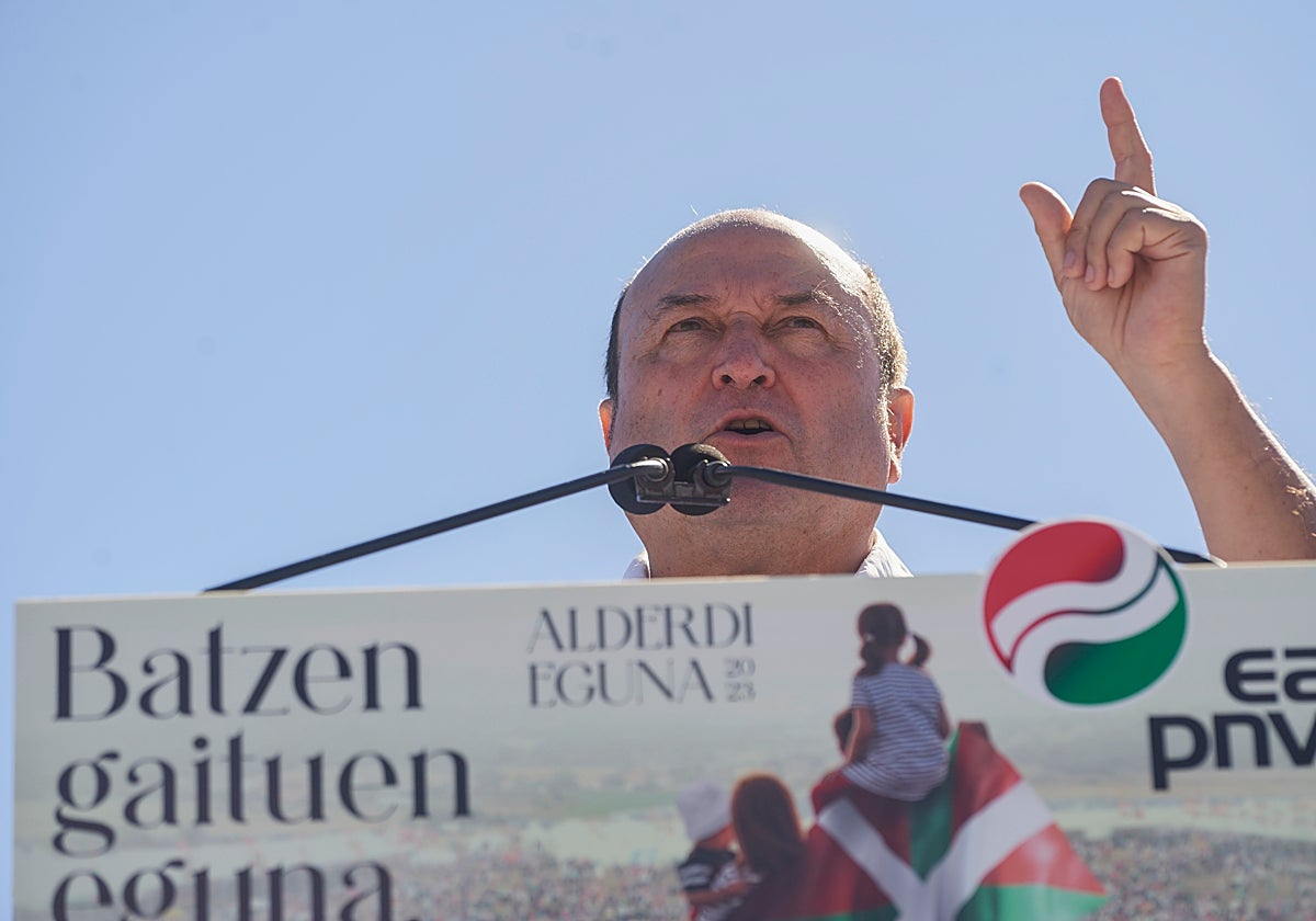 Andoni Ortuzar en el pasado Aberri Eguna en Foronda.
