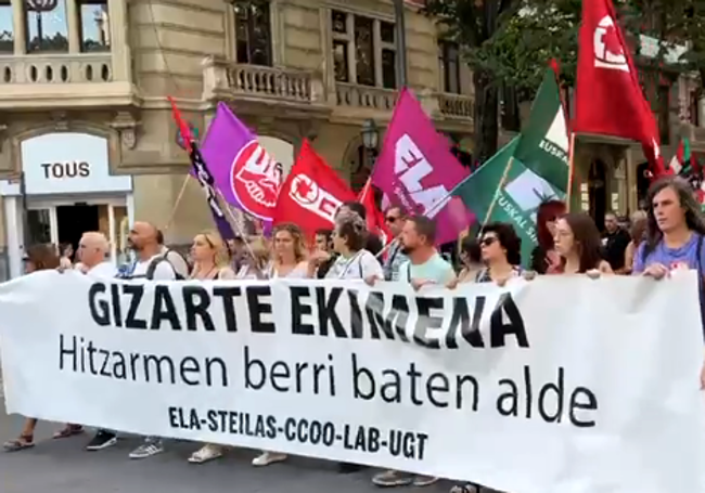 Un momento de la manifestación de este martes en Bilbao.