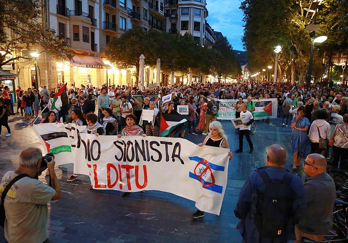Cientos de personas se manifiestan por «una Palestina libre» en las ...