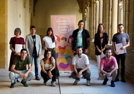 Representantes de la iniciativa 'Haurren aurrean' en su presentación.