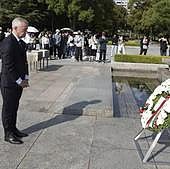 Urkullu: «Los ataques contra la población indefensa son expresión de la más radical iniquidad»