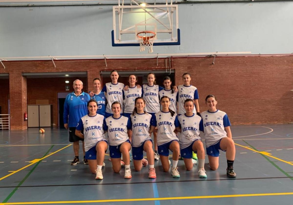 Equipo júnior femenino-oro Goierri UZ Baleike que no pudo ganar en su visita al MU.