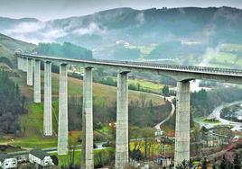 Viaducto ya culminado que permitirá al TAV atravesar el entorno de Bergara.