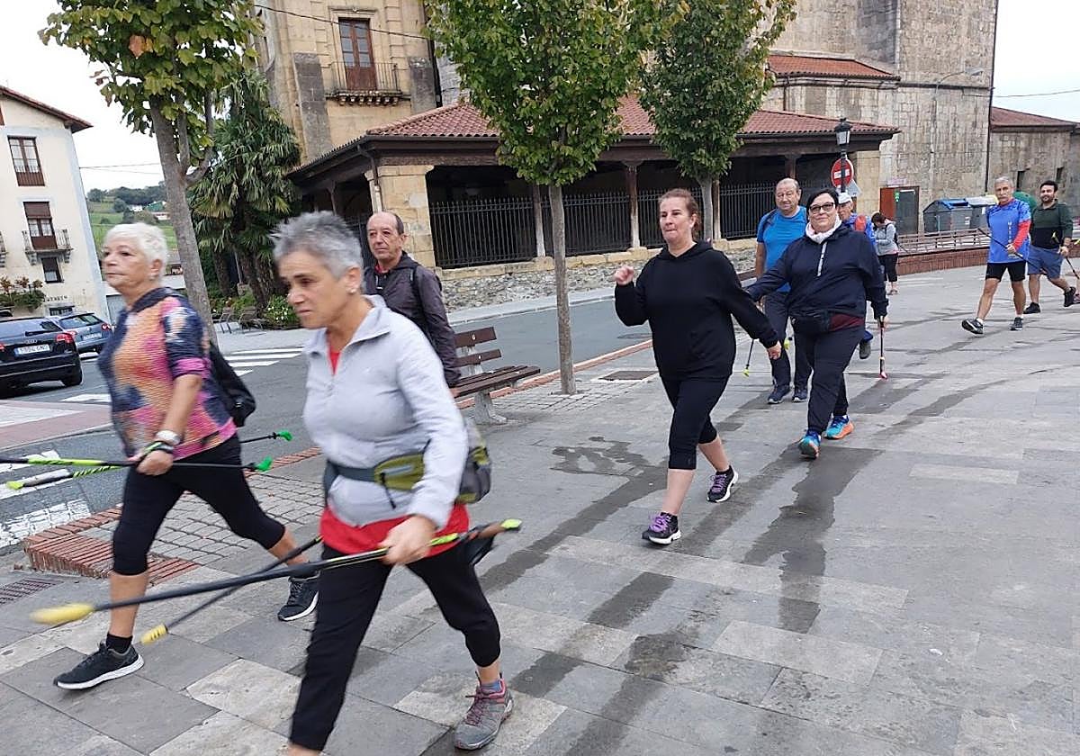 Senderistas durante el recorrido.