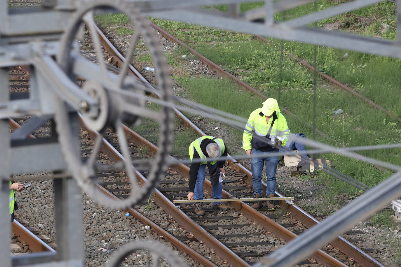 Un tren de mercancías descarrila en Pasaia