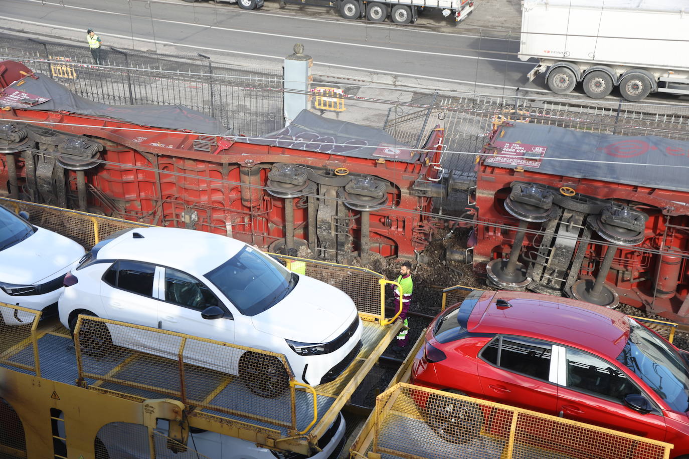 Un tren de mercancías descarrila en Pasaia