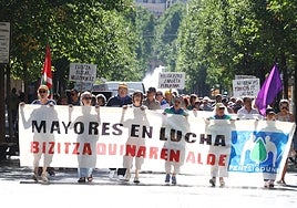 Manifestación de pensionistas en Donostia