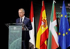 El lehendakari durante su intervención en el congreso de la Empresa Familiar, el lunes en Bilbao.
