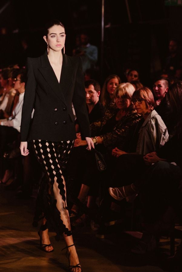 Desfile de Isabel Sanchis en Balenciaga