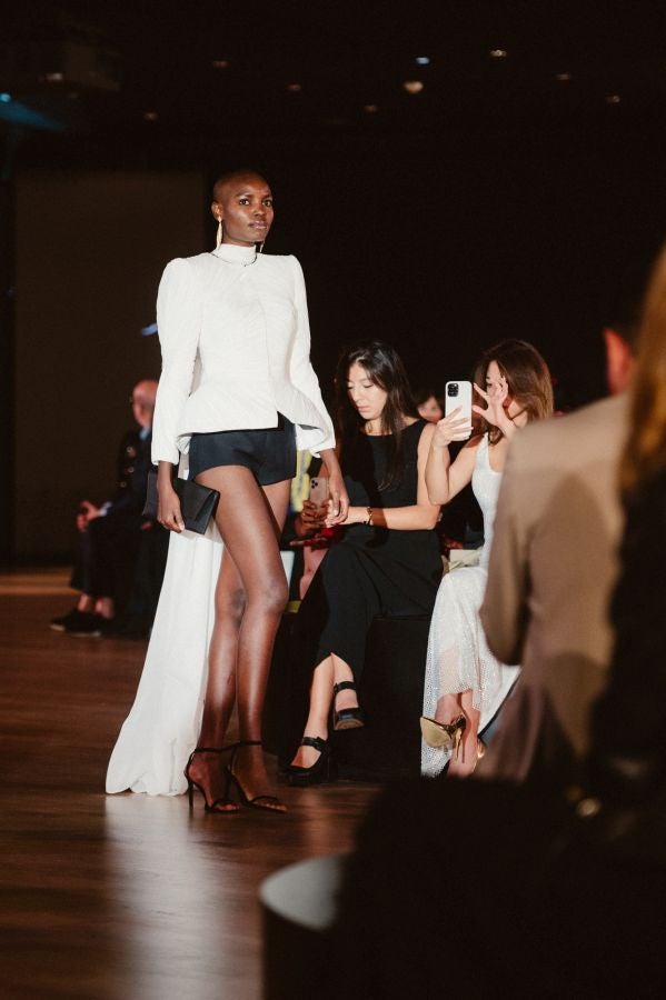 Desfile de Isabel Sanchis en Balenciaga