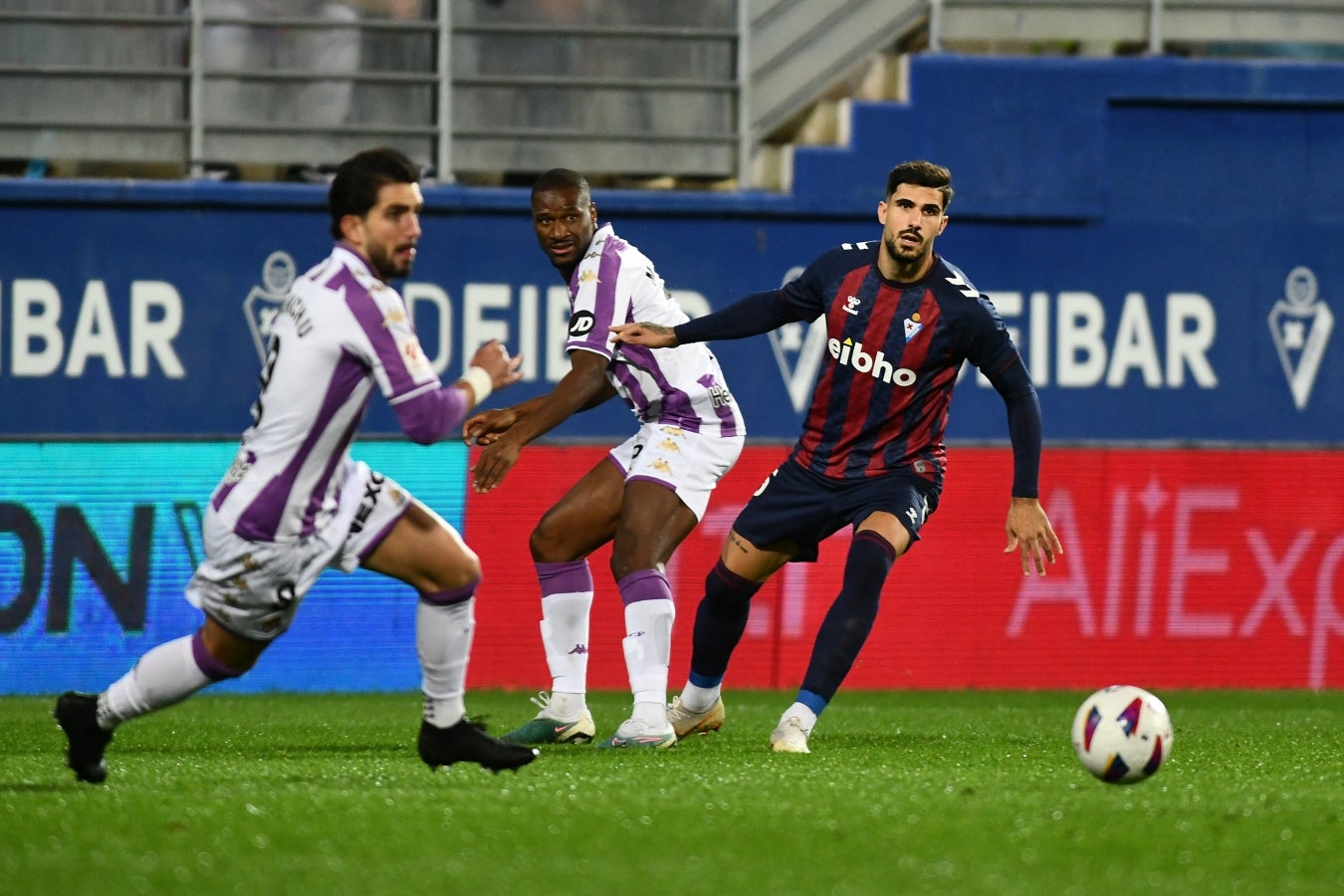 Las mejores imágenes de la &#039;manita&#039; del Eibar al Valladolid