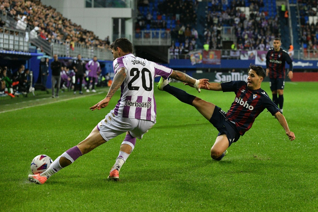 Las mejores imágenes de la &#039;manita&#039; del Eibar al Valladolid