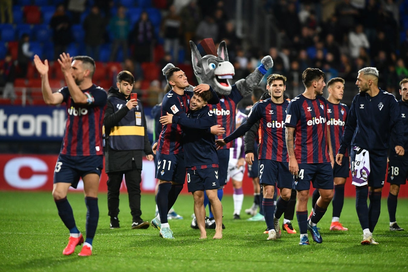 Las mejores imágenes de la &#039;manita&#039; del Eibar al Valladolid