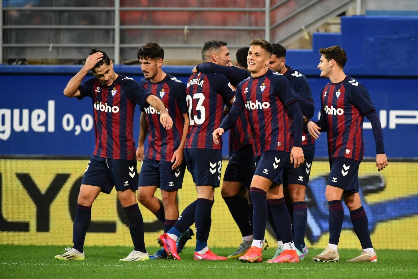 Las mejores imágenes de la &#039;manita&#039; del Eibar al Valladolid