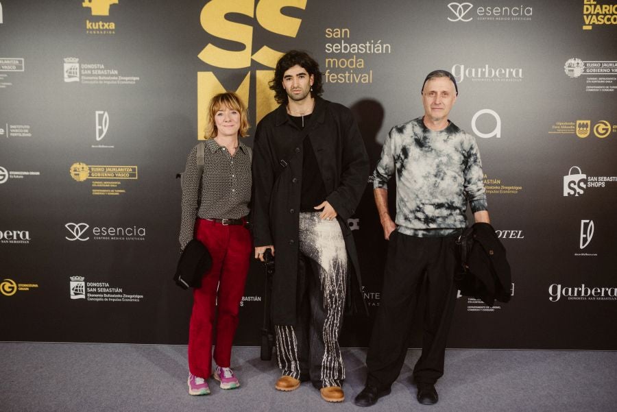 Loreak Mendian fusiona formas atemporales