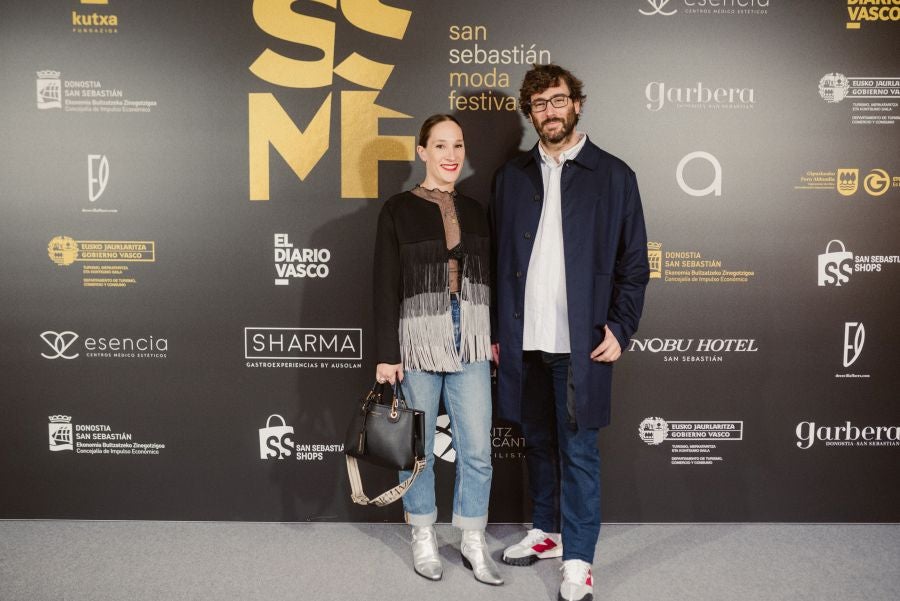 Loreak Mendian fusiona formas atemporales