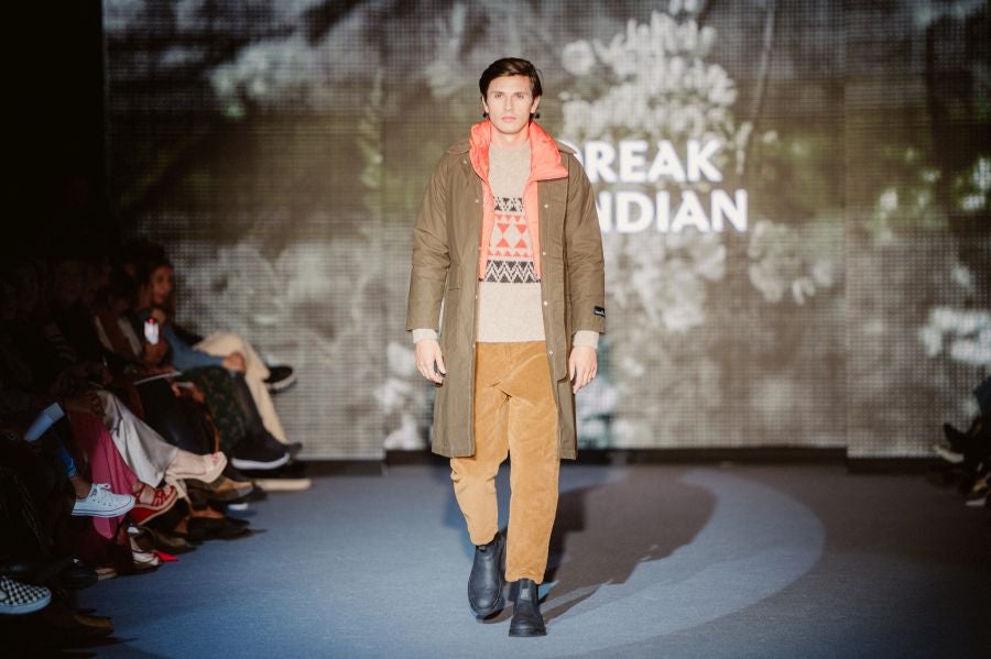 Loreak Mendian fusiona formas atemporales