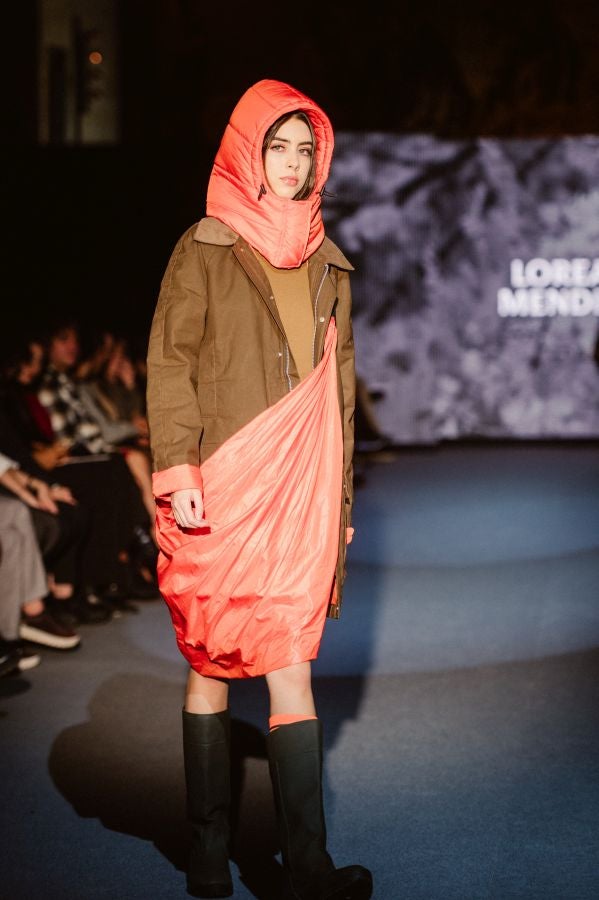 Loreak Mendian fusiona formas atemporales