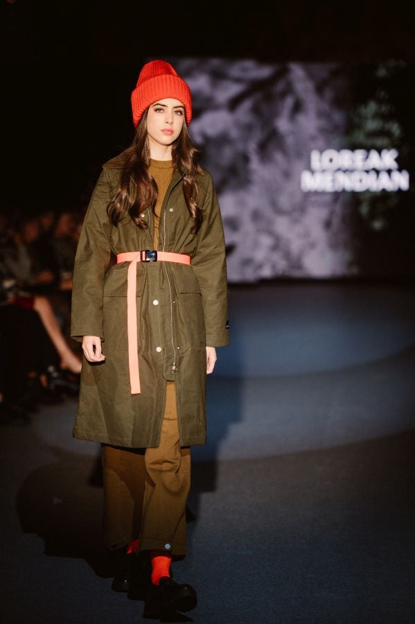 Loreak Mendian fusiona formas atemporales