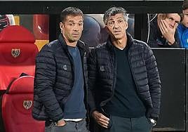 Imanol y Mikel Labaka, durante el encuentro ante el Rayo Vallecano.