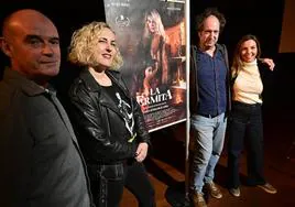 Iñaki Gómez (productor), Carlota Pereda (directora), Josean Bengoetxea (actor) y Laura Fernández (productora), del equipo de 'La ermita'.